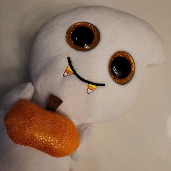 TY BEANIE BOO Scream The Plush Ghost Holding A Pumpkin (Approx 9.5 inches) - Picture 6 of 13